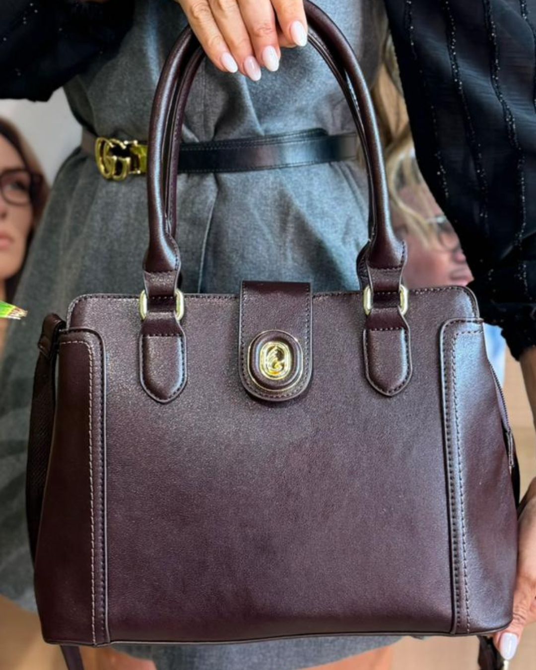 Bolsa Pavão de Ouro Preta E1BC6